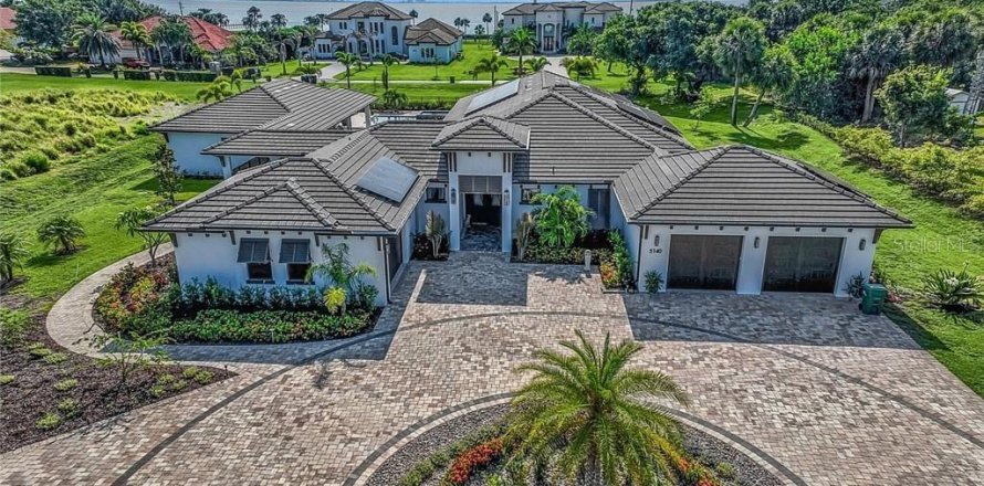 House in Merrit Island, Florida 4 bedrooms, 389.07 sq.m. № 2418494