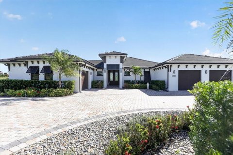 House in Merrit Island, Florida 4 bedrooms, 389.07 sq.m. № 2418494 - photo 7