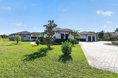 House in Merrit Island, Florida 4 bedrooms, 389.07 sq.m. № 2418494 - photo 4