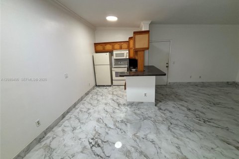 Appartement à louer à Miami, Floride: 2 chambres, 80.82 m2 № 2340267 - photo 2