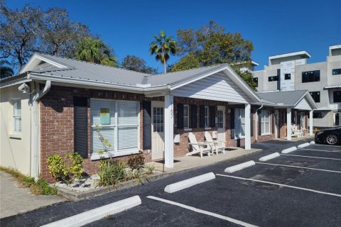 Immobilier commercial à Largo, Floride 267.56 m2 № 2139733