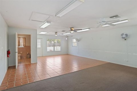 Immobilier commercial à louer à Largo, Floride: 267.56 m2 № 2139733 - photo 6