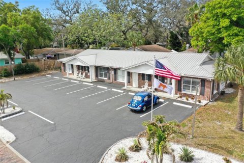 Immobilier commercial à louer à Largo, Floride: 267.56 m2 № 2139733 - photo 9
