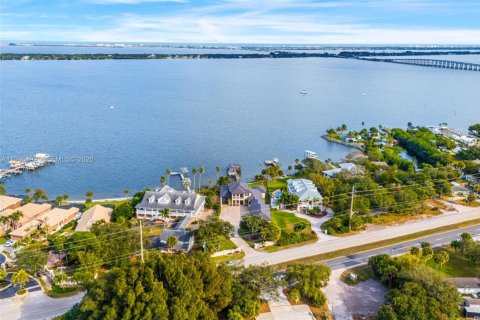 Villa ou maison à vendre à Melbourne, Floride: 5 chambres, 398.55 m2 № 2061213 - photo 2