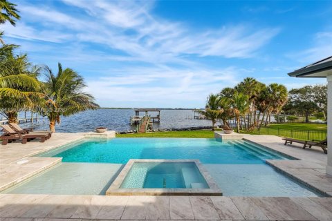 Villa ou maison à vendre à Melbourne, Floride: 5 chambres, 398.55 m2 № 2061213 - photo 5
