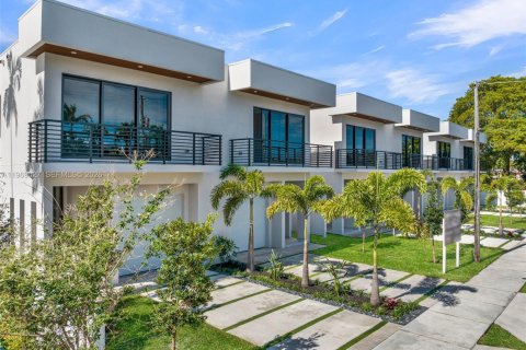 Adosado en alquiler en Fort Lauderdale, Florida, 3 dormitorios № 2031879 - foto 5