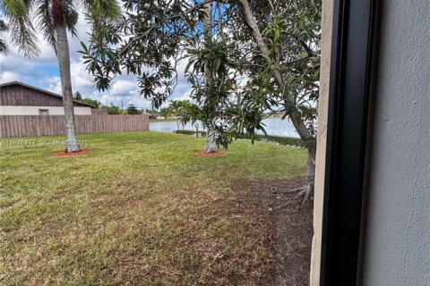 Townhouse in Miami, Florida 3 bedrooms, 113.81 sq.m. № 1986577 - photo 14