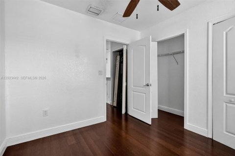 Townhouse in Miramar, Florida 3 bedrooms, 136.57 sq.m. № 2244276 - photo 23