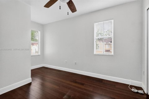 Townhouse in Miramar, Florida 3 bedrooms, 136.57 sq.m. № 2244276 - photo 19