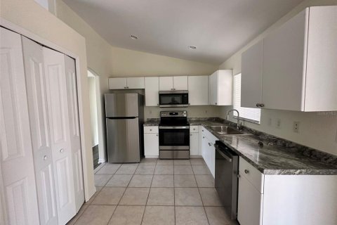 Villa ou maison à louer à North Port, Floride: 3 chambres, 110 m2 № 1843407 - photo 5