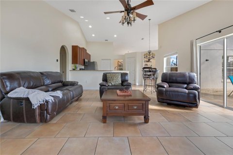 House in Eustis, Florida 3 bedrooms, 162.3 sq.m. № 1571669 - photo 17