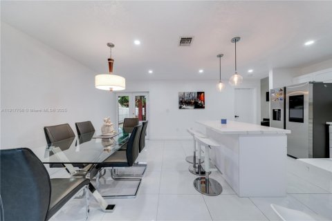 Снять в аренду виллу или дом в Майами, Флорида 4 спальни, 211.63м2, № 1972939 - фото 22