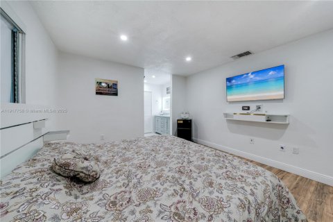 Снять в аренду виллу или дом в Майами, Флорида 4 спальни, 211.63м2, № 1972939 - фото 24