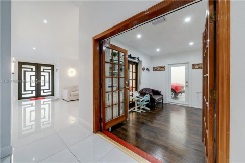 Снять в аренду виллу или дом в Майами, Флорида 4 спальни, 211.63м2, № 1972939 - фото 8