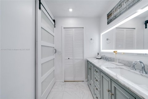 Снять в аренду виллу или дом в Майами, Флорида 4 спальни, 211.63м2, № 1972939 - фото 25