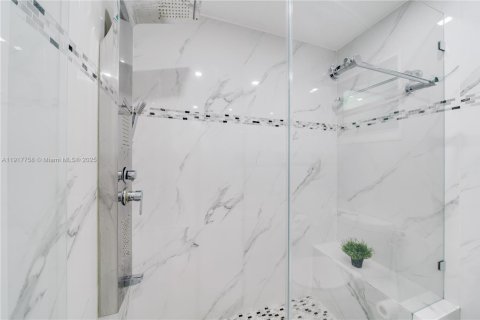 Снять в аренду виллу или дом в Майами, Флорида 4 спальни, 211.63м2, № 1972939 - фото 30