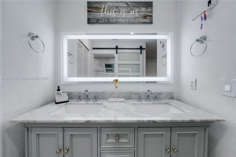 Снять в аренду виллу или дом в Майами, Флорида 4 спальни, 211.63м2, № 1972939 - фото 26