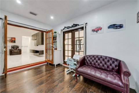 Снять в аренду виллу или дом в Майами, Флорида 4 спальни, 211.63м2, № 1972939 - фото 10