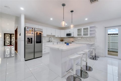 Снять в аренду виллу или дом в Майами, Флорида 4 спальни, 211.63м2, № 1972939 - фото 19