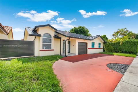 Снять в аренду виллу или дом в Майами, Флорида 4 спальни, 211.63м2, № 1972939 - фото 3