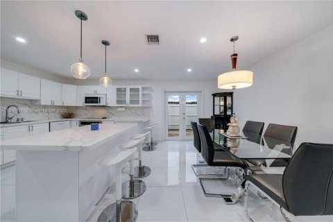 Снять в аренду виллу или дом в Майами, Флорида 4 спальни, 211.63м2, № 1972939 - фото 20