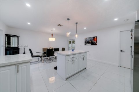 Снять в аренду виллу или дом в Майами, Флорида 4 спальни, 211.63м2, № 1972939 - фото 16