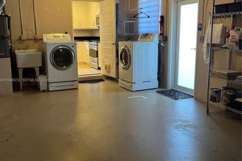 Villa ou maison à vendre à Hollywood, Floride: 2 chambres, 139.91 m2 № 1995255 - photo 23