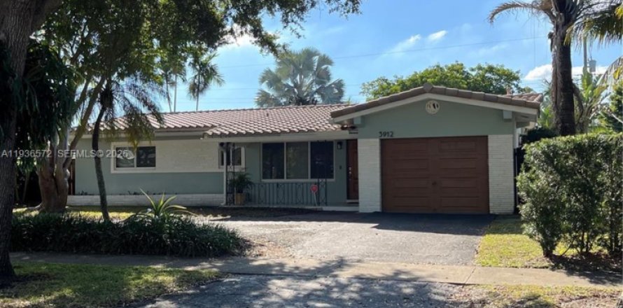 Villa ou maison à Hollywood, Floride 2 chambres, 139.91 m2 № 1995255