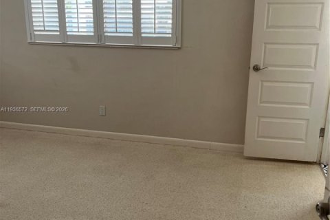 Villa ou maison à vendre à Hollywood, Floride: 2 chambres, 139.91 m2 № 1995255 - photo 11