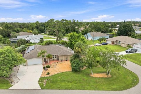 Villa ou maison à vendre à Punta Gorda, Floride: 3 chambres, 193.89 m2 № 2296308 - photo 5