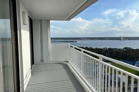 Condominio en alquiler en Daytona Beach, Florida, 2 dormitorios, 120.68 m2 № 1813731 - foto 13