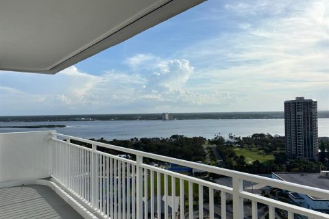 Condominio en alquiler en Daytona Beach, Florida, 2 dormitorios, 120.68 m2 № 1813731 - foto 2