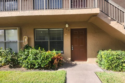 Condo in Sunrise, Florida, 2 bedrooms  № 2399663
