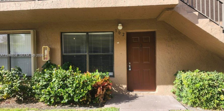 Condo in Sunrise, Florida, 2 bedrooms  № 2399663