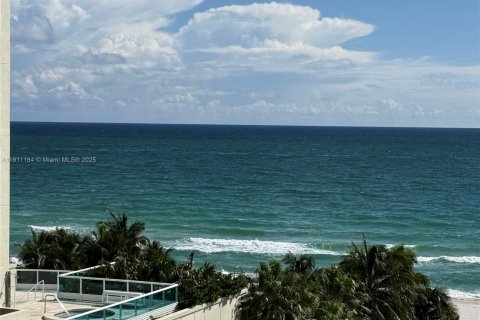 Copropriété à louer à Miami Beach, Floride: 2 chambres, 87.14 m2 № 1967205 - photo 4