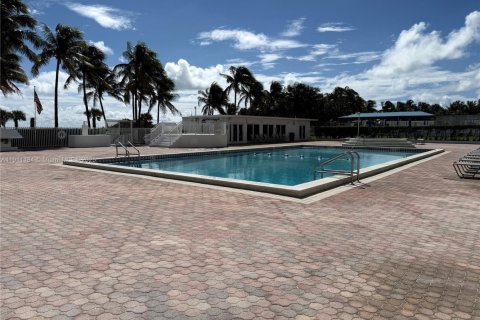 Copropriété à louer à Miami Beach, Floride: 2 chambres, 87.14 m2 № 1967205 - photo 10