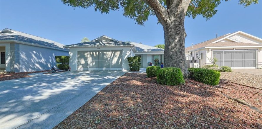 House in Ocala, Florida 3 bedrooms, 162.11 sq.m. № 1634013