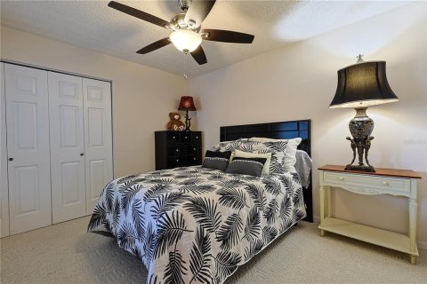 House in Ocala, Florida 3 bedrooms, 162.11 sq.m. № 1634013 - photo 11