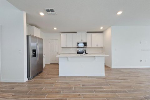 House in Haines City, Florida 4 bedrooms, 201.41 sq.m. № 1775460 - photo 9