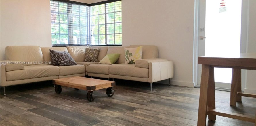 Condominio en Miami Beach, Florida, 1 dormitorio № 1707328