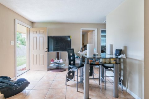 Casa en alquiler en Pompano Beach, Florida, 2 dormitorios, 70.61 m2 № 1229298 - foto 1