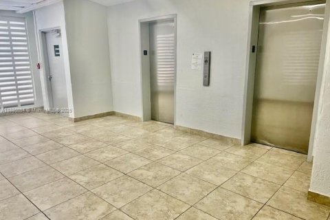 Снять в аренду кондоминиум в Санни-Айлс-Бич, Флорида 1 спальня, 57.6м2, № 1930568 - фото 4