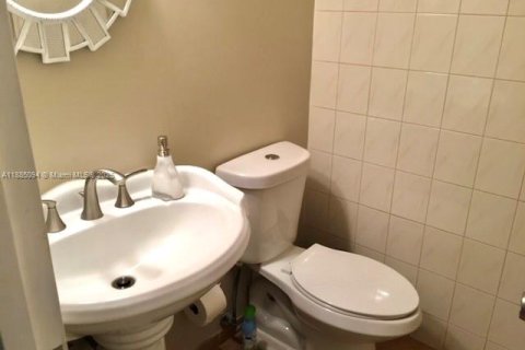 Снять в аренду кондоминиум в Санни-Айлс-Бич, Флорида 1 спальня, 57.6м2, № 1930568 - фото 25