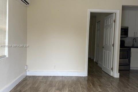 Immobilier commercial à vendre à Hollywood, Floride: 84.54 m2 № 2084279 - photo 5