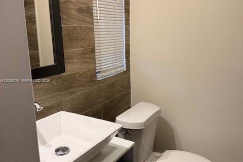 Immobilier commercial à vendre à Hollywood, Floride: 84.54 m2 № 2084279 - photo 8