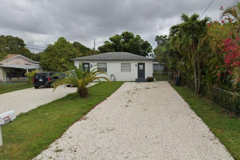 Immobilier commercial à vendre à Hollywood, Floride: 84.54 m2 № 2084279 - photo 1
