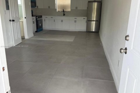 Condominio en Hialeah, Florida, 2 dormitorios  № 1922962