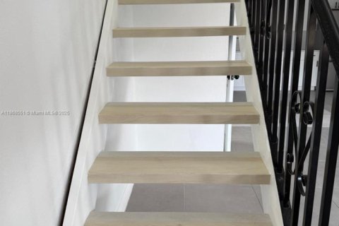 Condominio en alquiler en Hialeah, Florida, 2 dormitorios, 82.22 m2 № 1922962 - foto 5