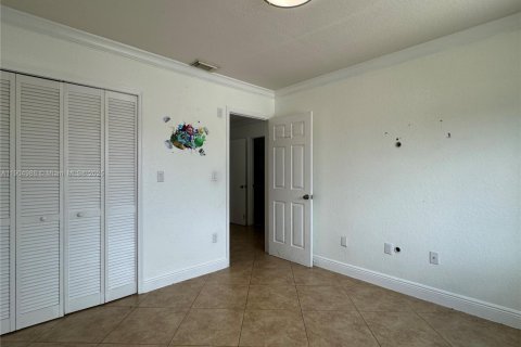 House in Hialeah, Florida 3 bedrooms, 143.26 sq.m. № 1956573 - photo 19
