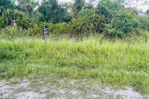 Land in Lehigh Acres, Florida № 689336 - photo 2